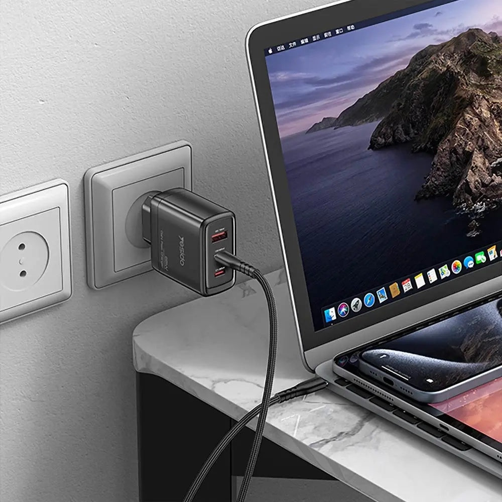 Incarcator Retea Cu Cablu USB-C Yesido YC144C, 65W, 3.25A, 1 x USB-A - 2 x USB-C, Negru