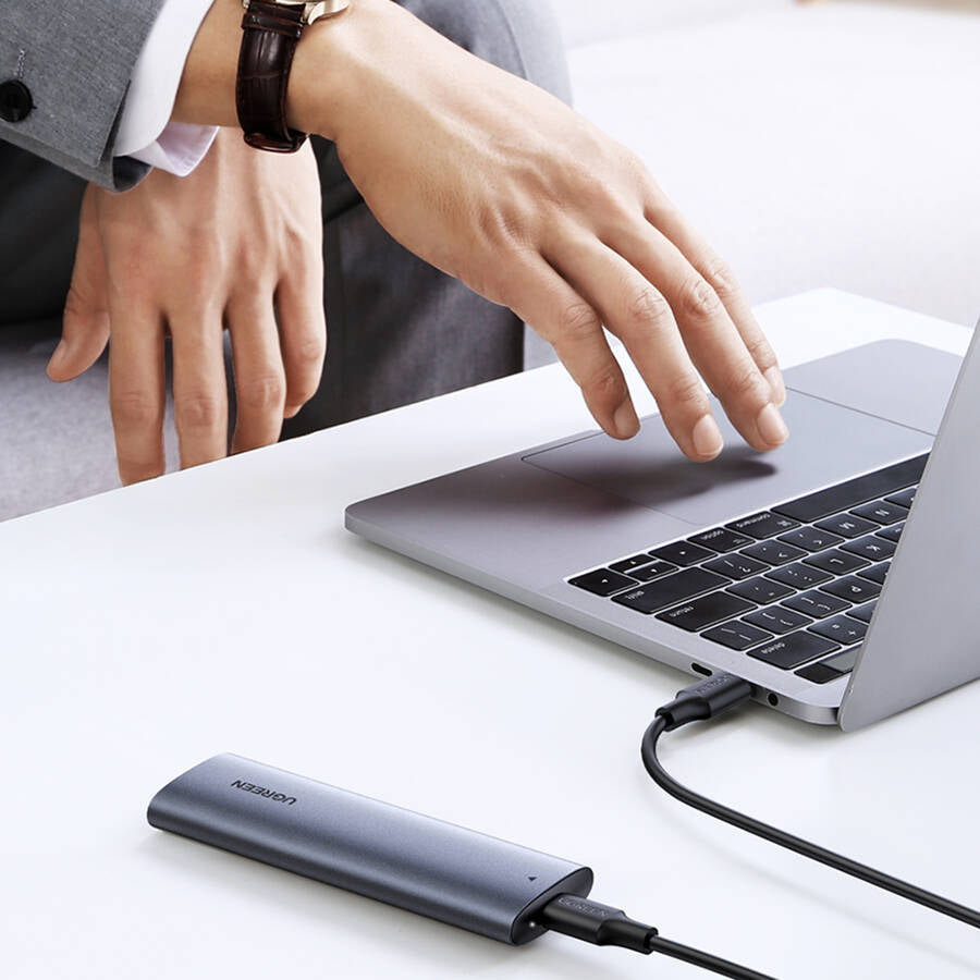 Rack UGREEN CM400 pentru SSD SATA M.2 NGFF, Gri