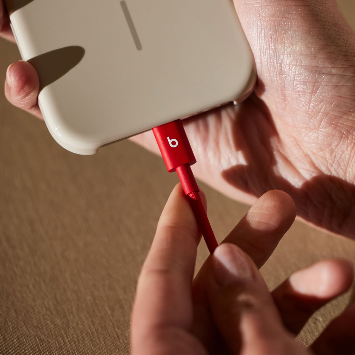 Cablu Date si Incarcare USB-C - USB-C Beats, 1.5m, Rosu MDGF4ZM/A