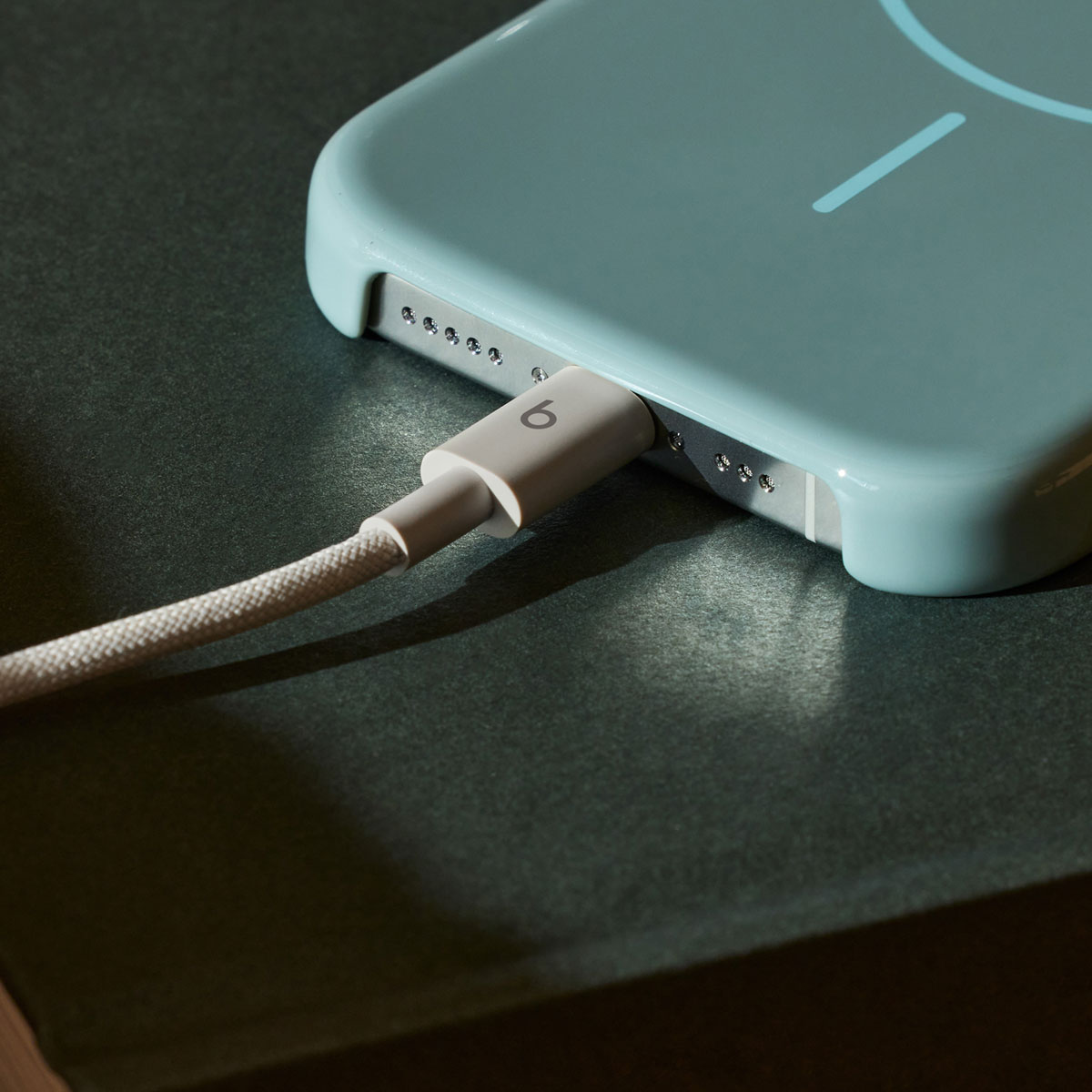Cablu Date si Incarcare USB-C - USB-C Beats, 1.5m, Bej MDGD4ZM/A