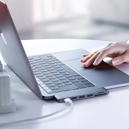 Hub USB-C UGREEN CM251 pentru Apple MacBook Pro / Air, 3 x USB-A 3.0 - 1 x USB-C - 1 x SD - 1 x microSD, Gri