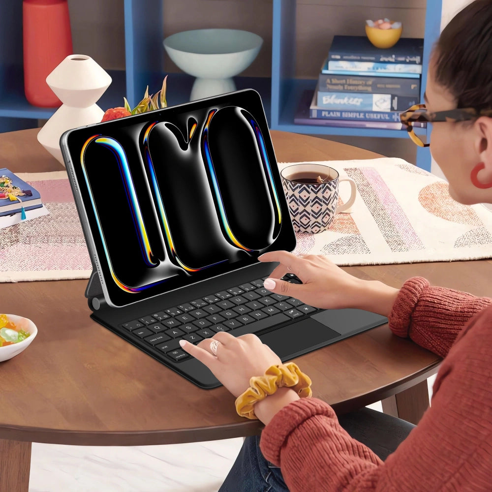 Husa Cu Tastatura pentru Apple iPad Pro 11 (2025) / (2024), Tech-Protect, SmartCase Magnetic, Neagra
