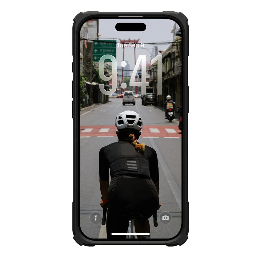 Husa MagSafe pentru Apple iPhone 17, Urban Armor Gear, Plasma XTE, Neagra