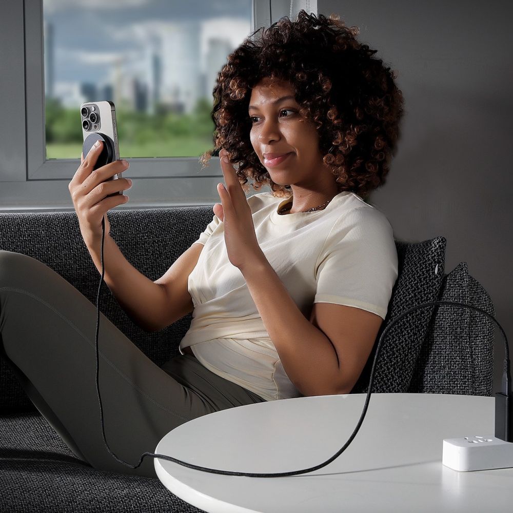 Incarcator Retea Wireless ESR HaloLock, 15W, 1.67A, Negru