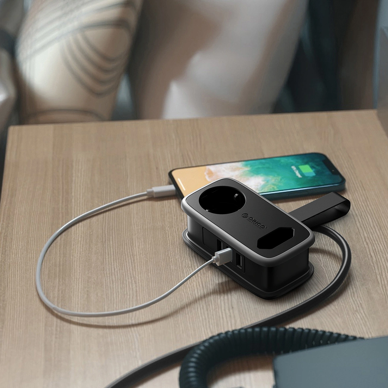 Prelungitor Orico APP, 1 x Schuko - 1 x Priza - 2 x USB-A - 1 x USB-C, Negru Gri